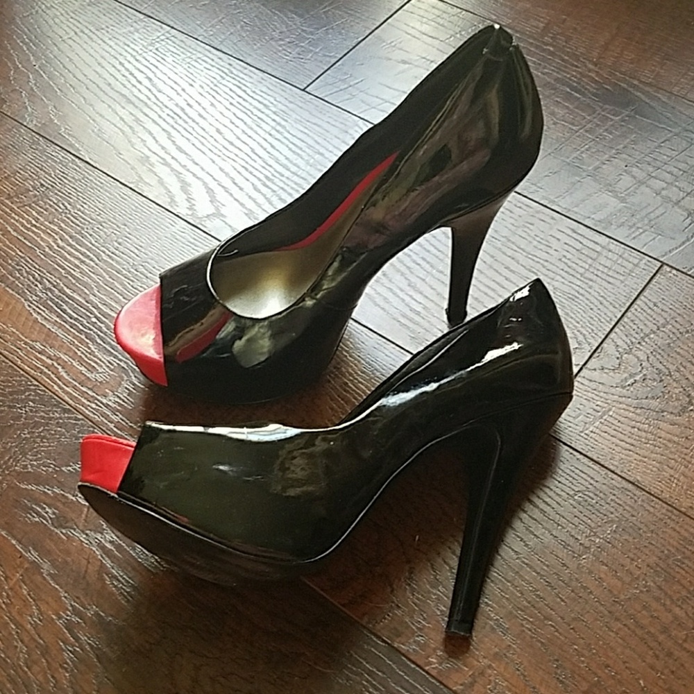 🌺 Black patent heels with red open toe - Picture 1 of 4